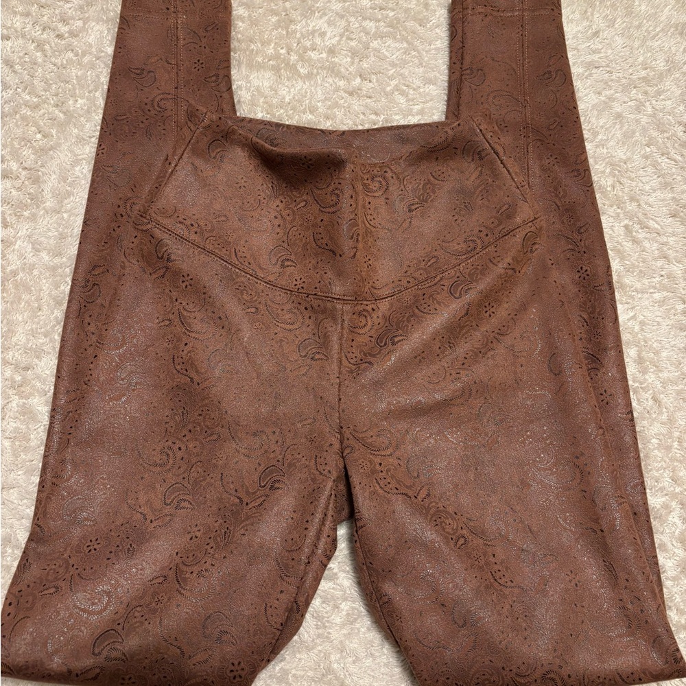 Brown Embossed Faux Leather Runway Leggings WHBM Size 00 NWT